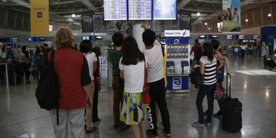 Σε ναυλωμένες πτήσεις για επιστροφή Κυπρίων φοιτητών/τριών στην Ελλάδα προχωρά το Υπ. Μεταφορών